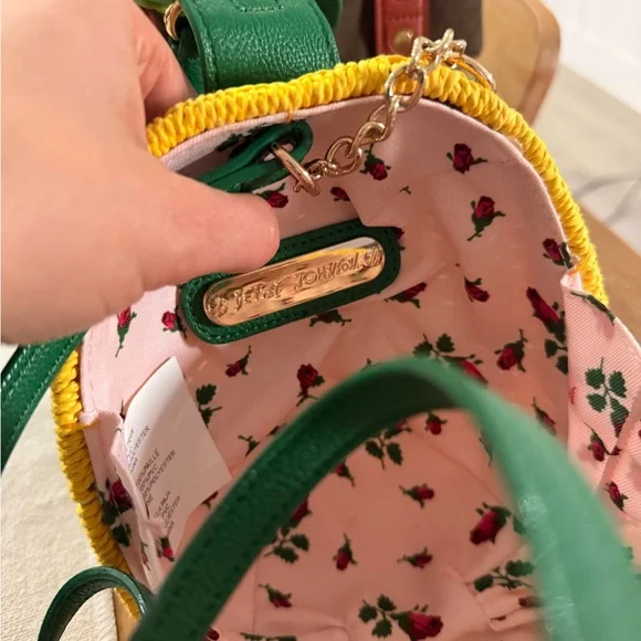 Betsey Johnson Pineapple Woven Crossbody Bag with wrist strap - Picture 7 of 9